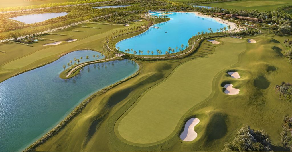 Vista aérea dos lotes residenciais entre o campo de golf e a lagoa do Heritage Riviera